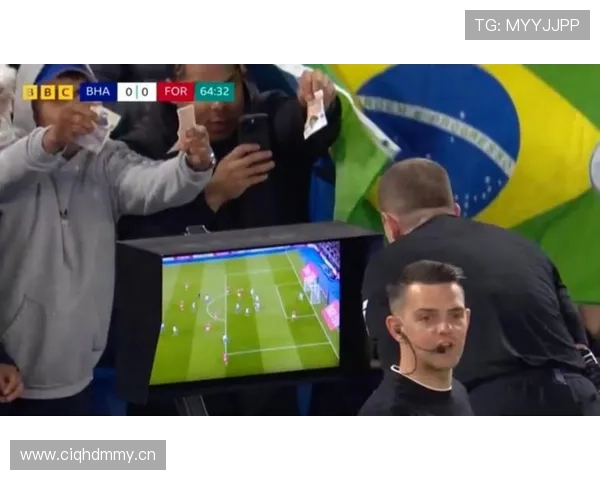 曼联进攻组织混乱问题逐步反映，球队赛季表现稳定性承压