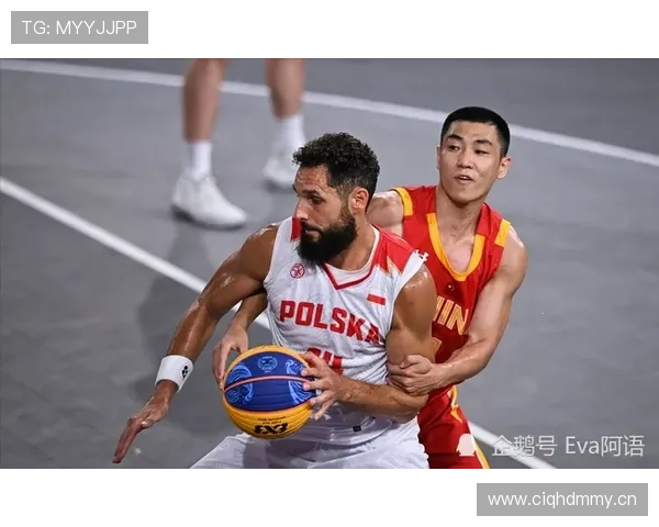 胡金秋连喝个奶茶都这么讲究，普通人估计要看着瘾哭了