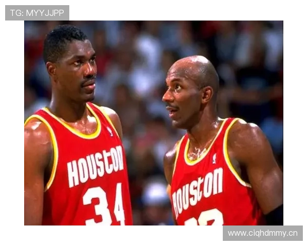 奥拉朱旺低位单打效率超匹克主导火箭内线攻坚